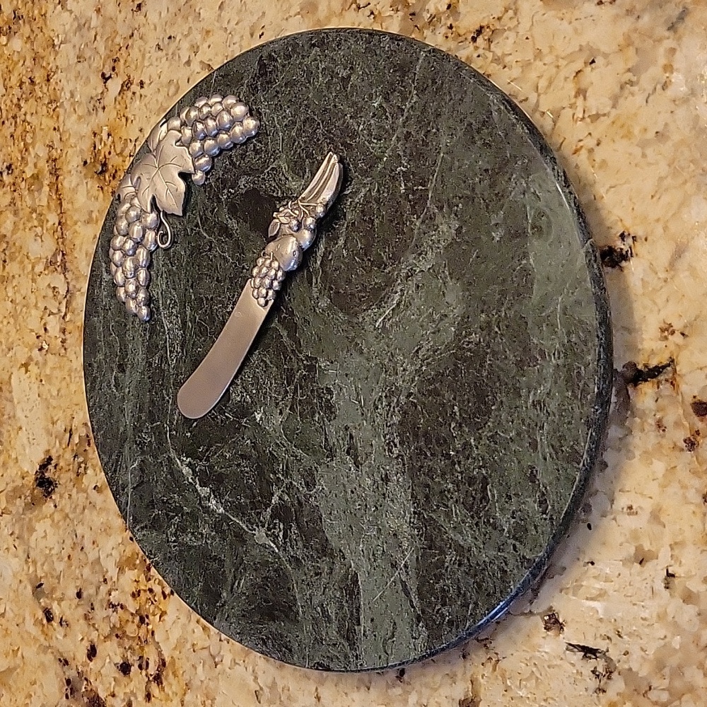 Vintage Godinger 10-inch Round Marble Cheese Board & Spreader Grape leaf design